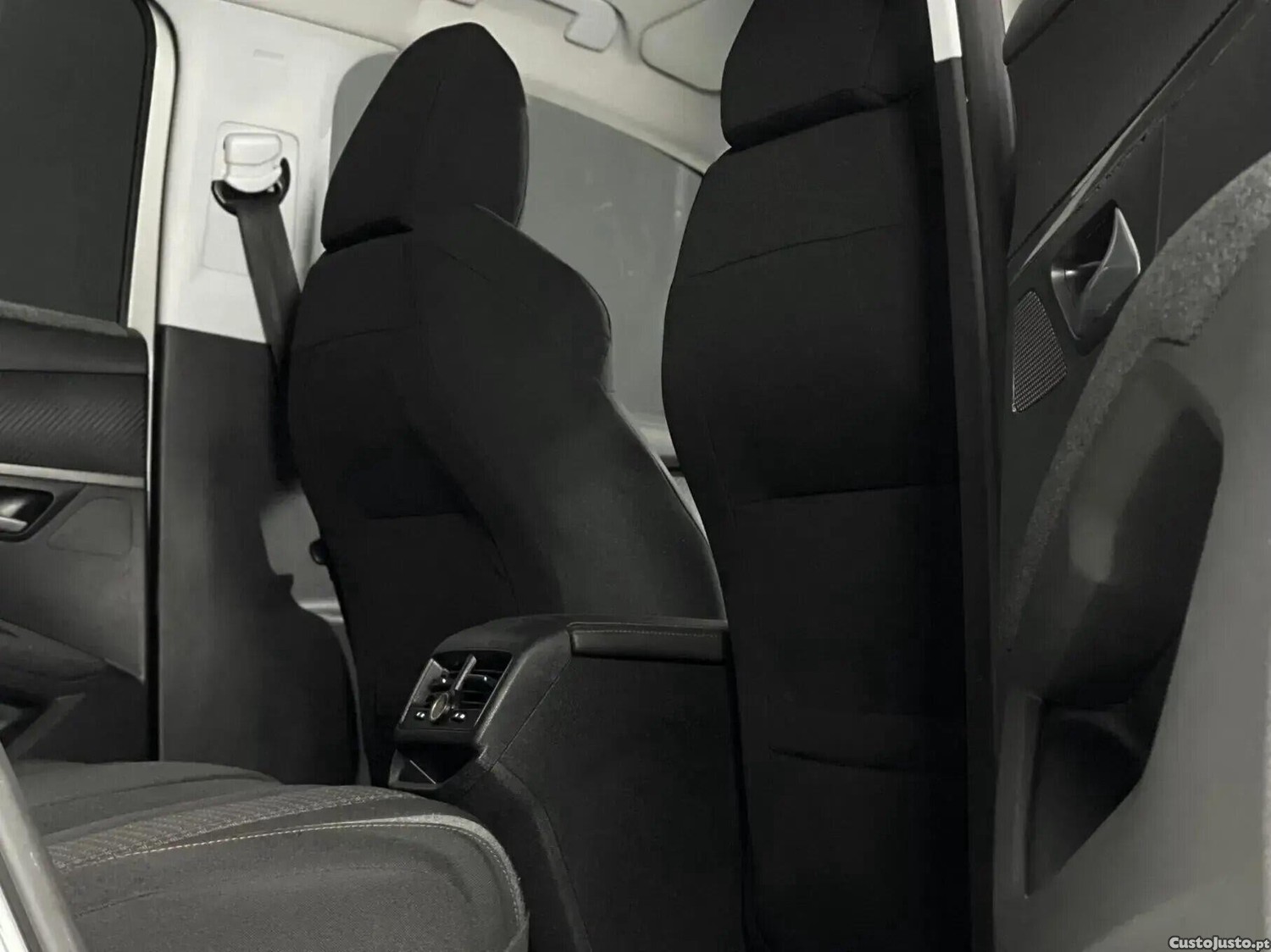 Peugeot 3008 1.5 BlueHDi Active - 18 — photo 4