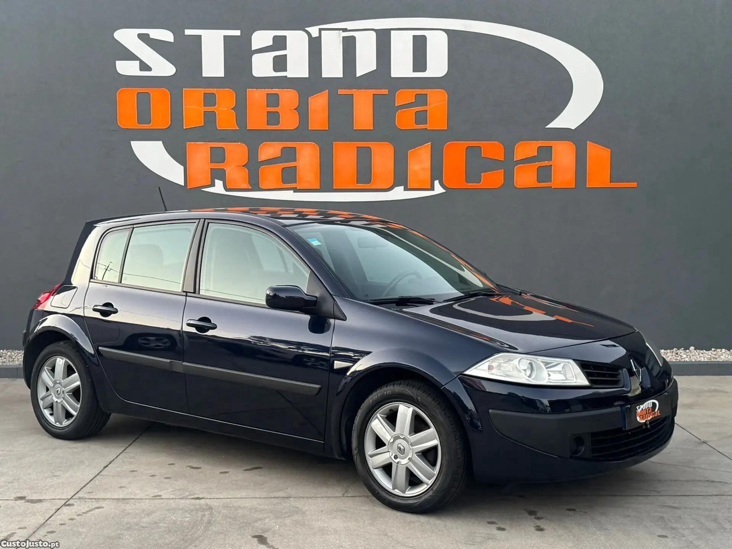 Renault Mégane 1.5 dCi Confort - 08 — photo 3