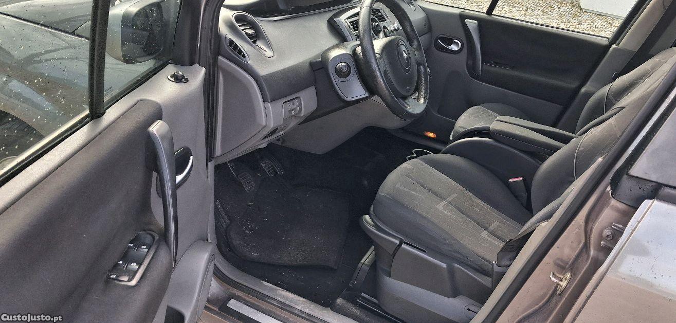 Renault Scénic 1.5 DCI — fotografia 3