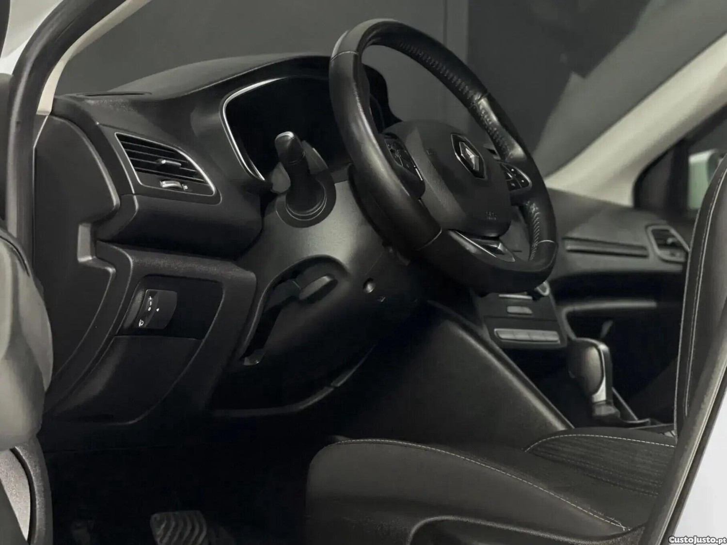 Renault Mégane dCi 110 FAP EDC Dynamique — photo 2