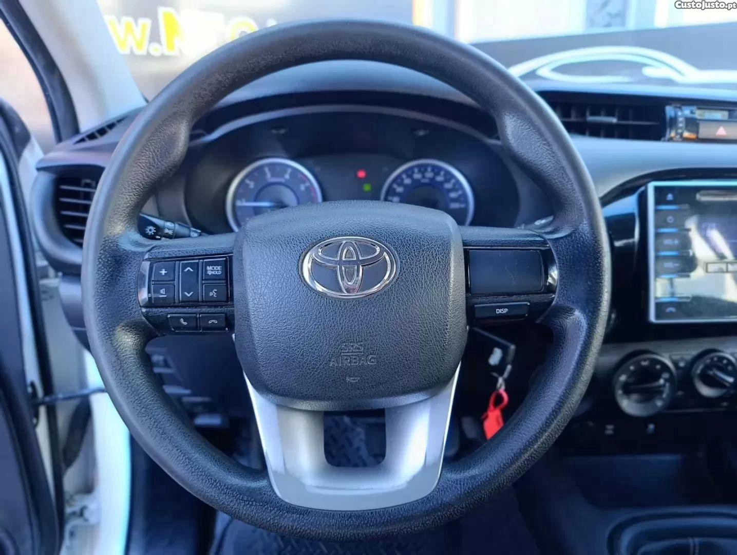 Toyota Hilux 2.4 d-4d 4wd cd chv — fotografia 12