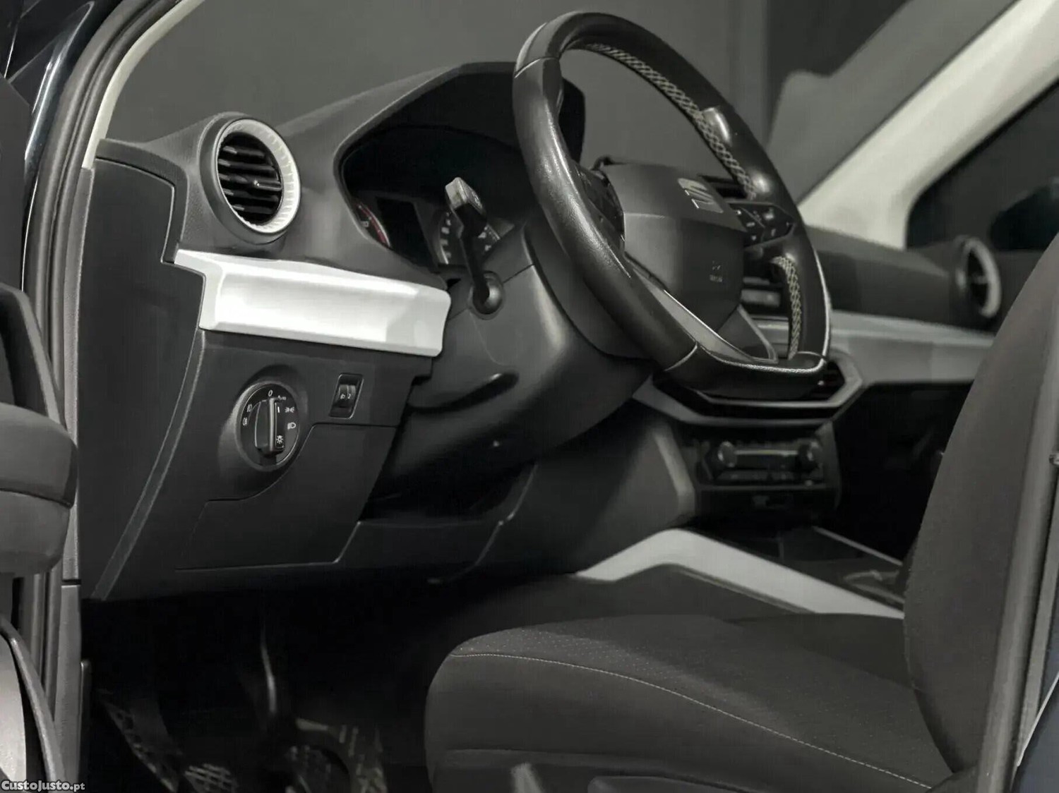 Seat Arona 1.0 TSI Style - 22 — photo 2