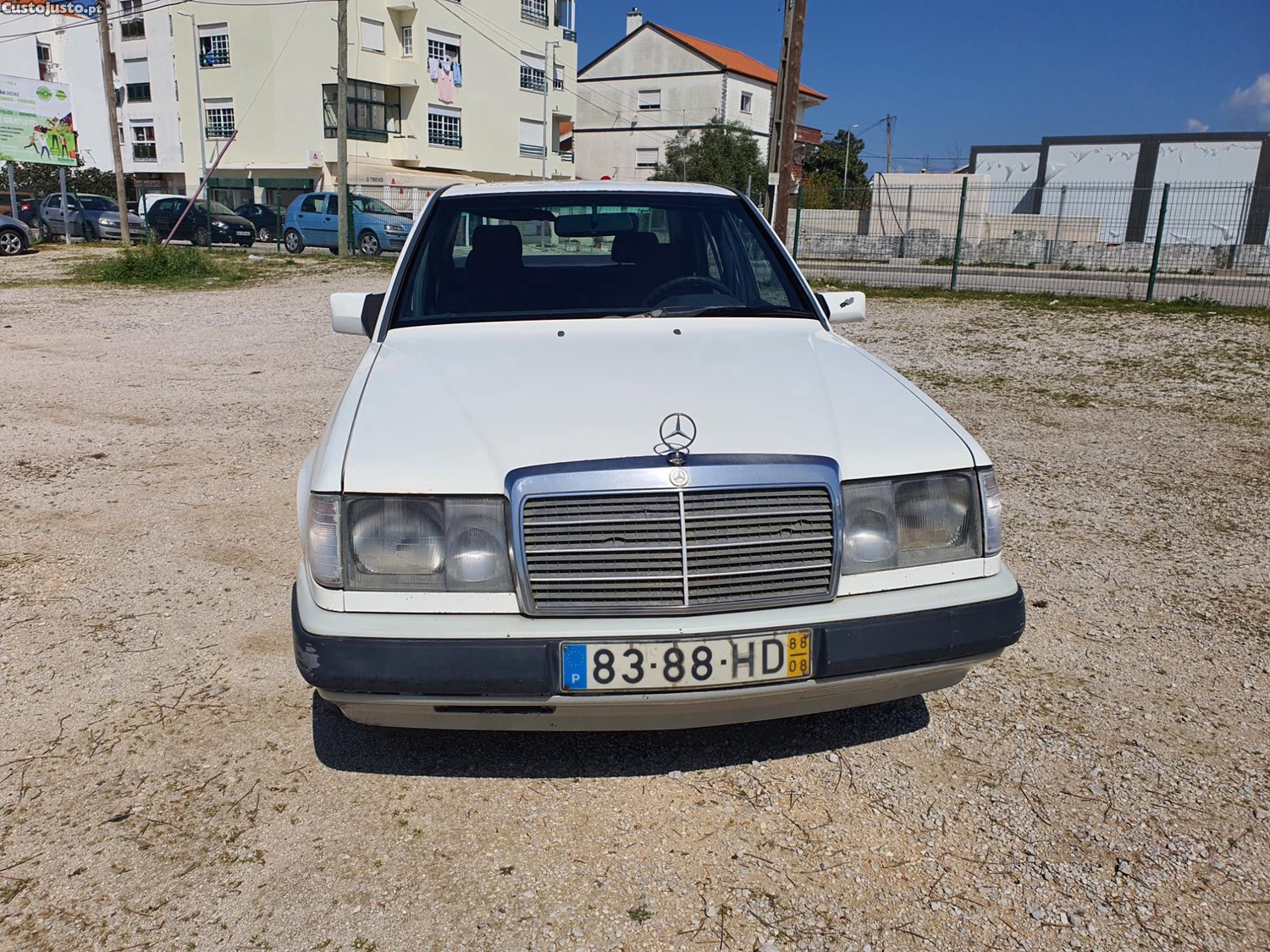 Mercedes-Benz 300 E — fotografia 12