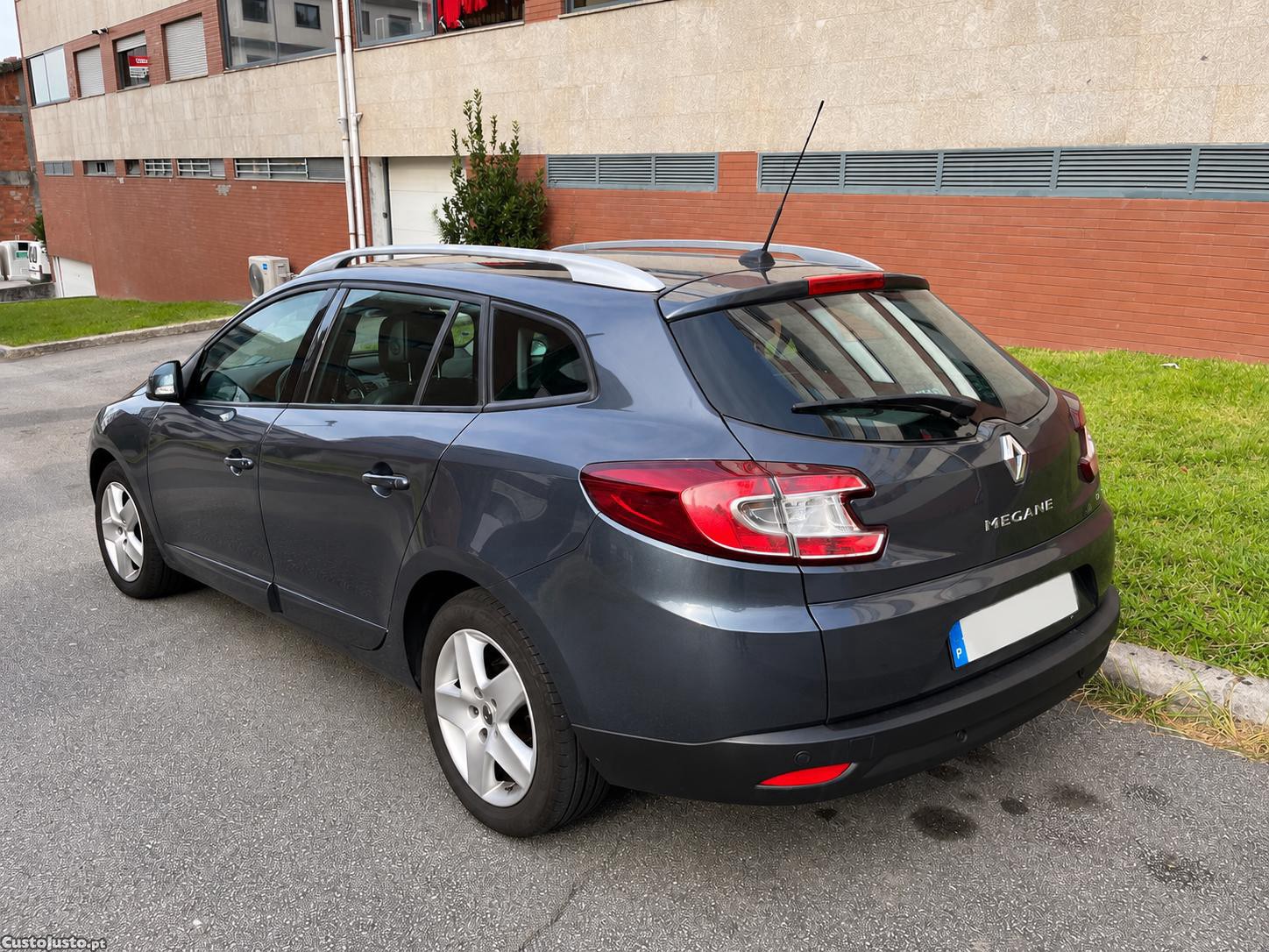 Renault Mégane Sport Tourer 1.5 dCi - 15 — photo 3