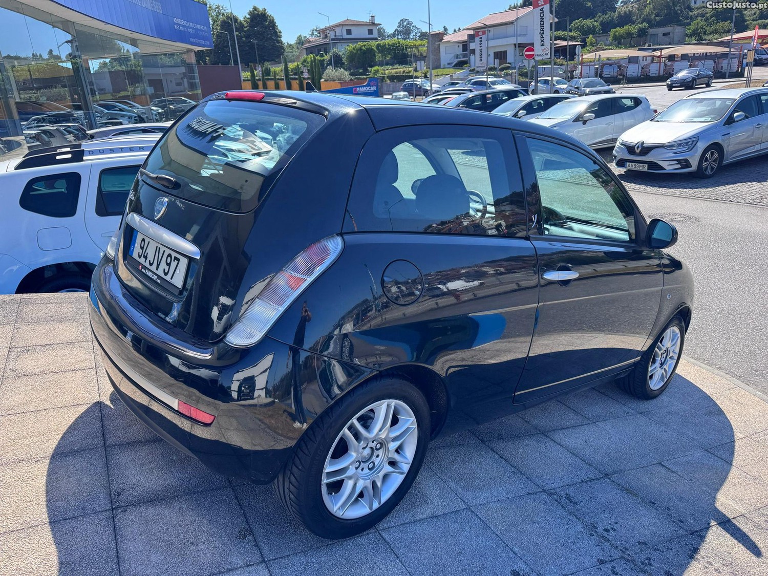 Lancia Ypsilon 1.2 Argento — fotografia 9