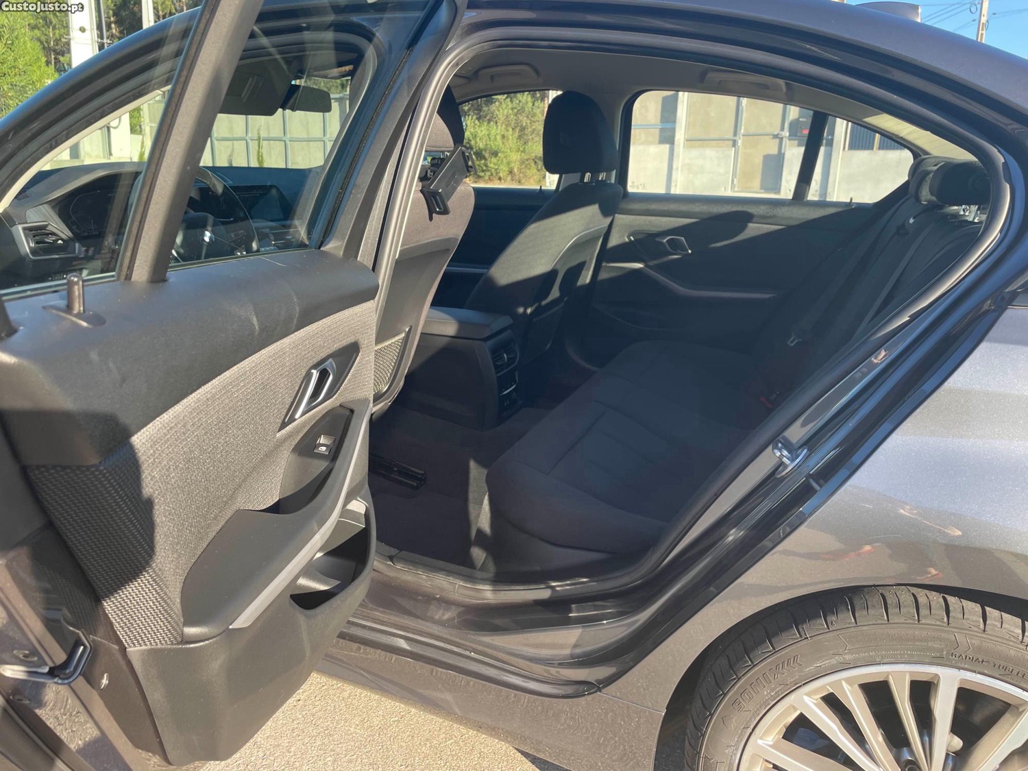 BMW 330 330e Híbrido Plug-in - 19 — photo 4