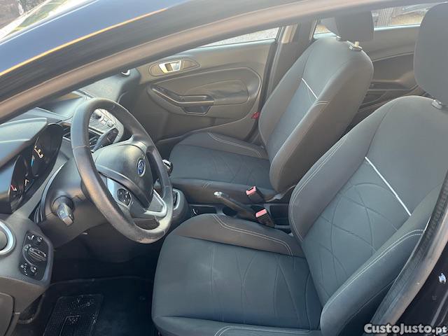 Ford Fiesta 1.5 TDCI — fotografia 6