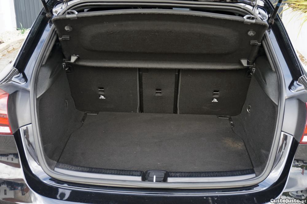 Mercedes-Benz A 180 d AMG Line Aut. — fotografia 23