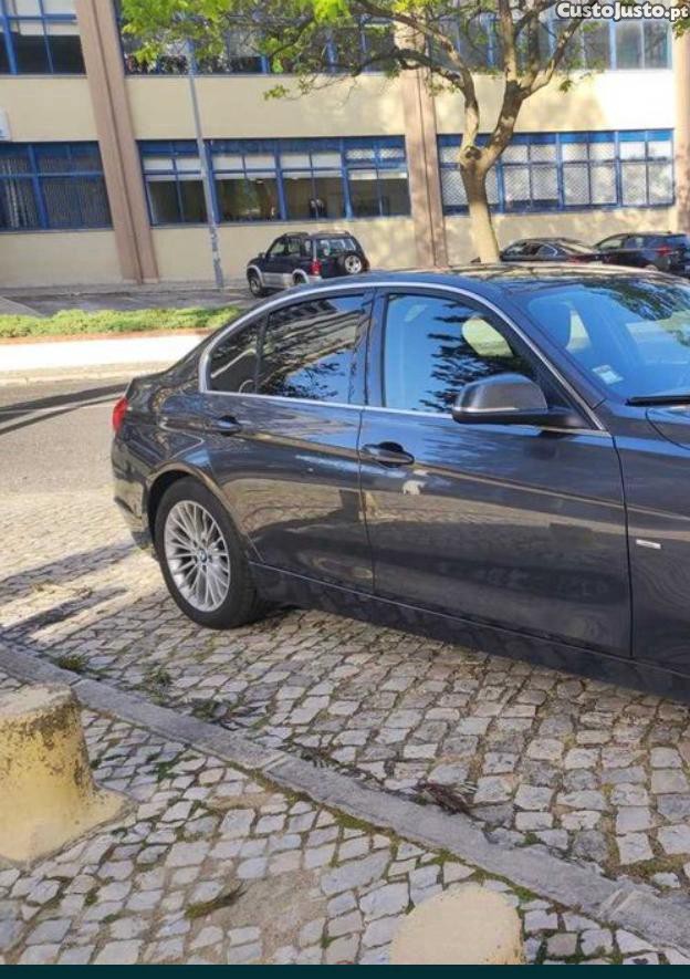 BMW 320 i — fotografia 6