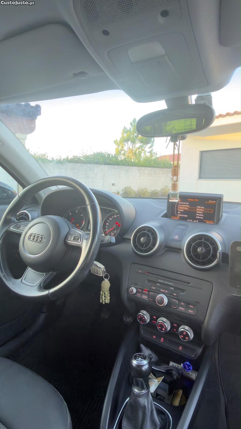 Audi A1 1.6 tdi - 90cv — photo 5