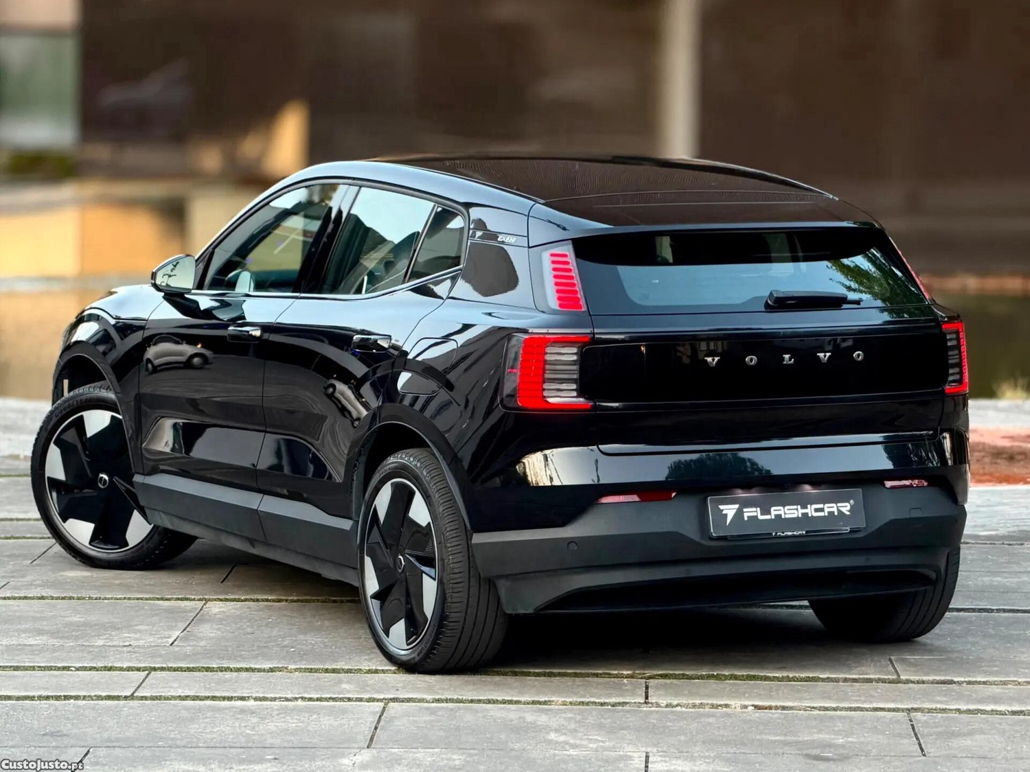Volvo EX30 Twin Motor Performance AWD Plus - 24 — photo 2