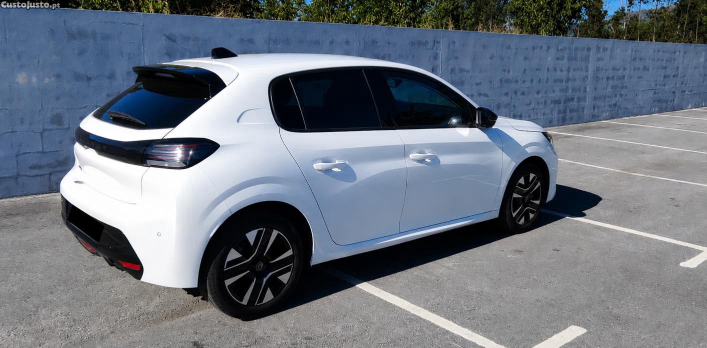 Peugeot 208 Allure — fotografia 3