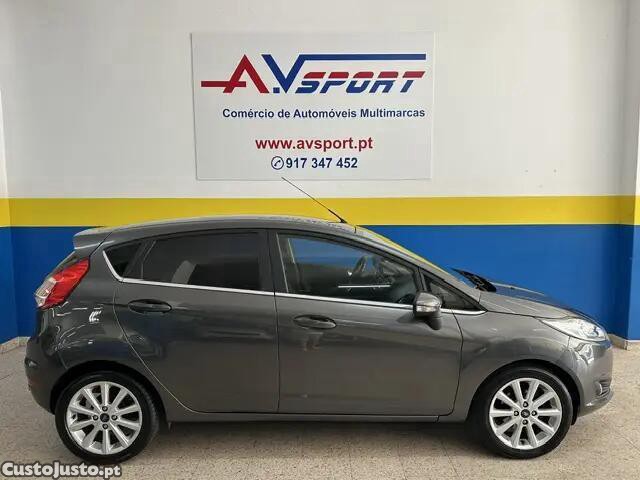 Ford Fiesta 1.0 EcoBoost S&S Titanium — photo 2