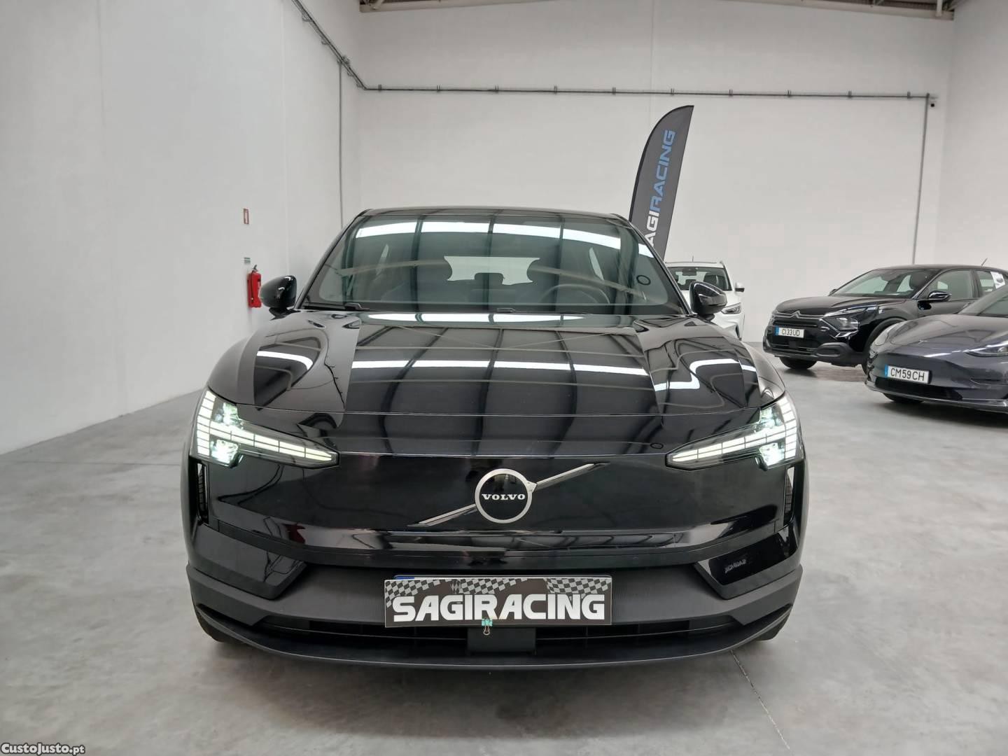Volvo EX30 69 kWh Single Motor Extended Range Black Edition - 25 — photo 3