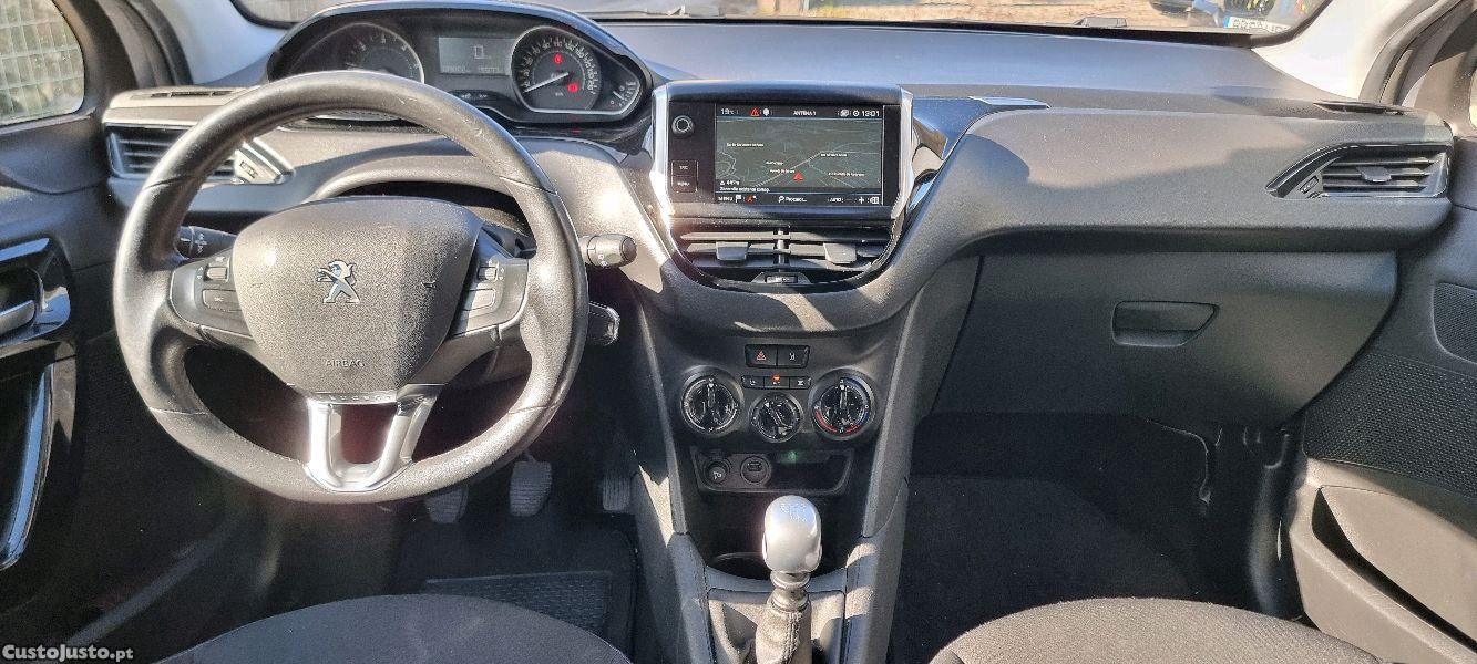 Peugeot 208 1.5 HDI 100cv Signature — fotografia 6
