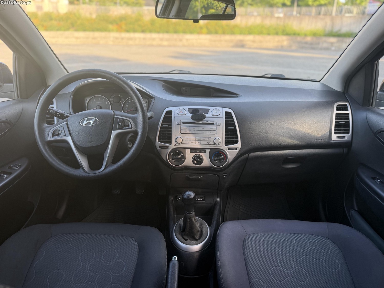 Hyundai i20 1.2 gasolina — fotografia 3