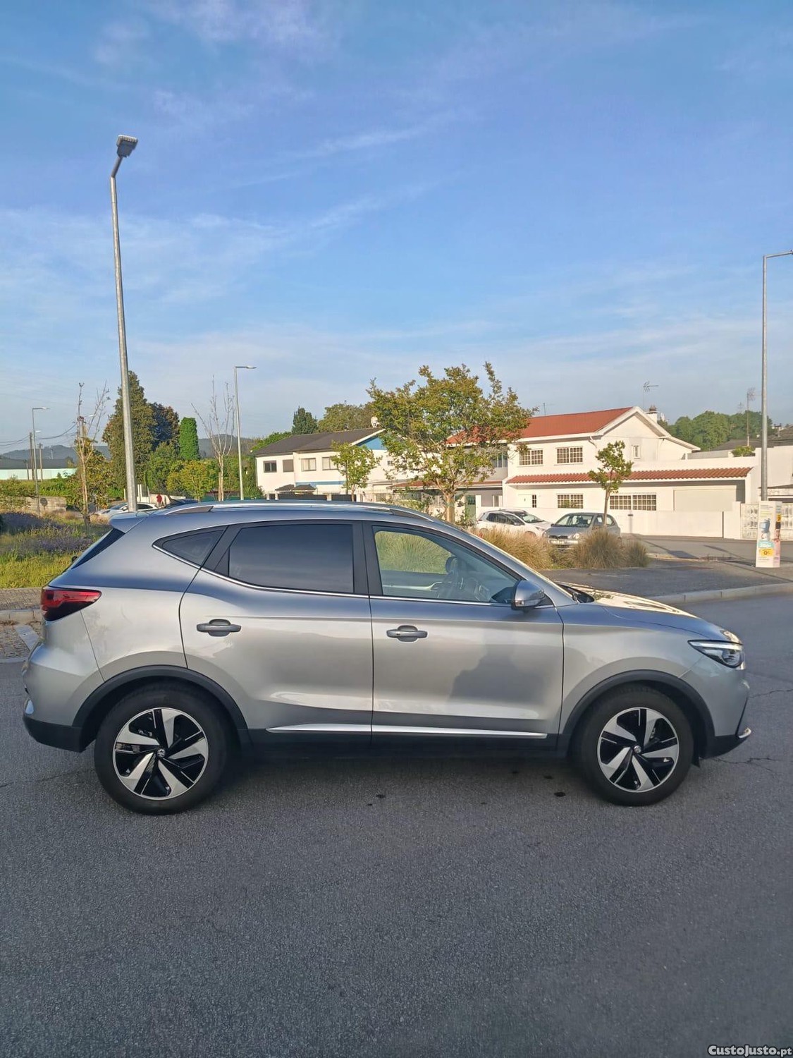 MG ZS EV 72.6 Luxury — fotografia 16