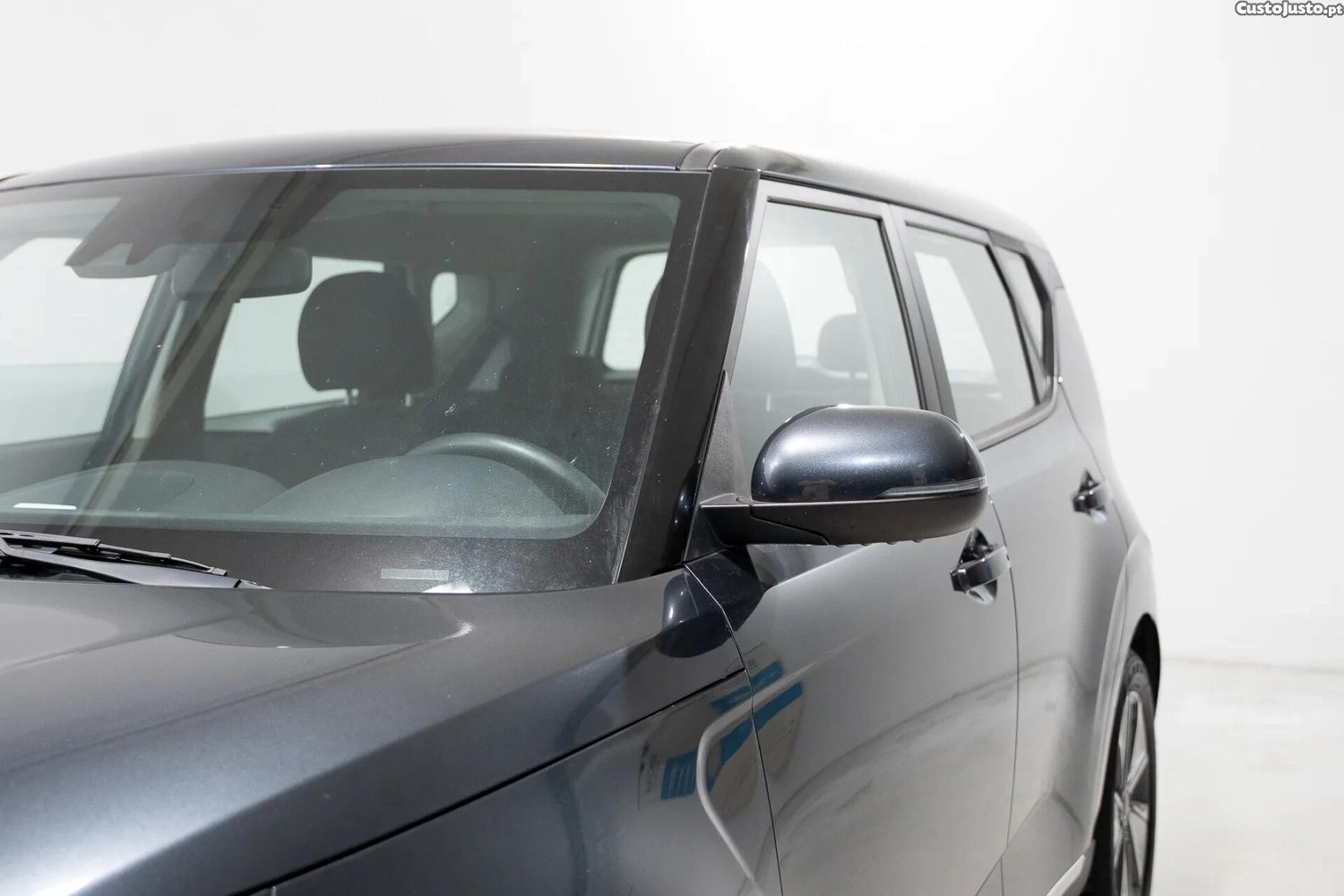 Kia Soul 39.2kWh - 22 — photo 5