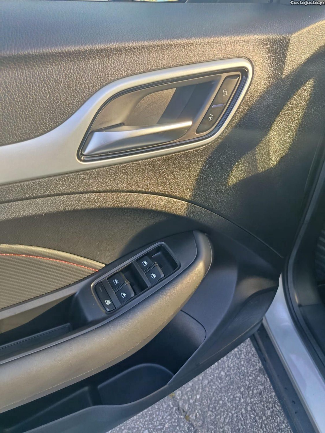 MG ZS EV 72.6 Luxury — fotografia 6