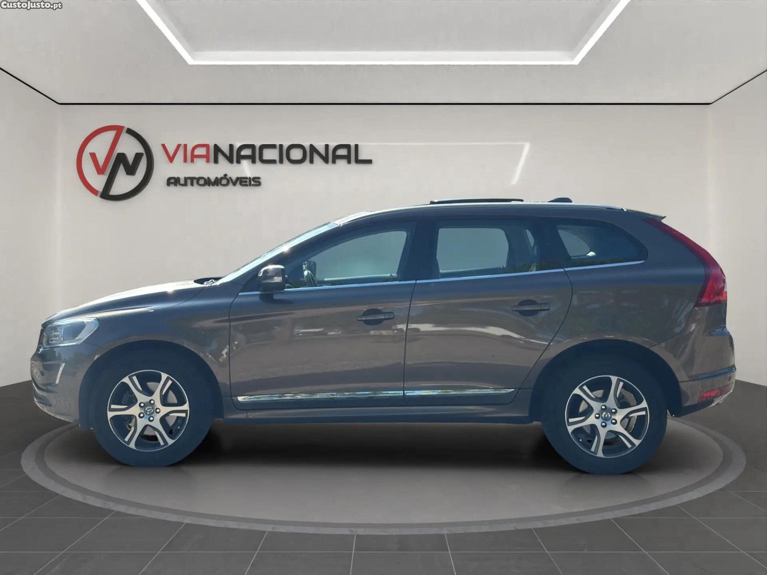 Volvo XC60 2.0 D4 Summum Geartronic - 14 — photo 4