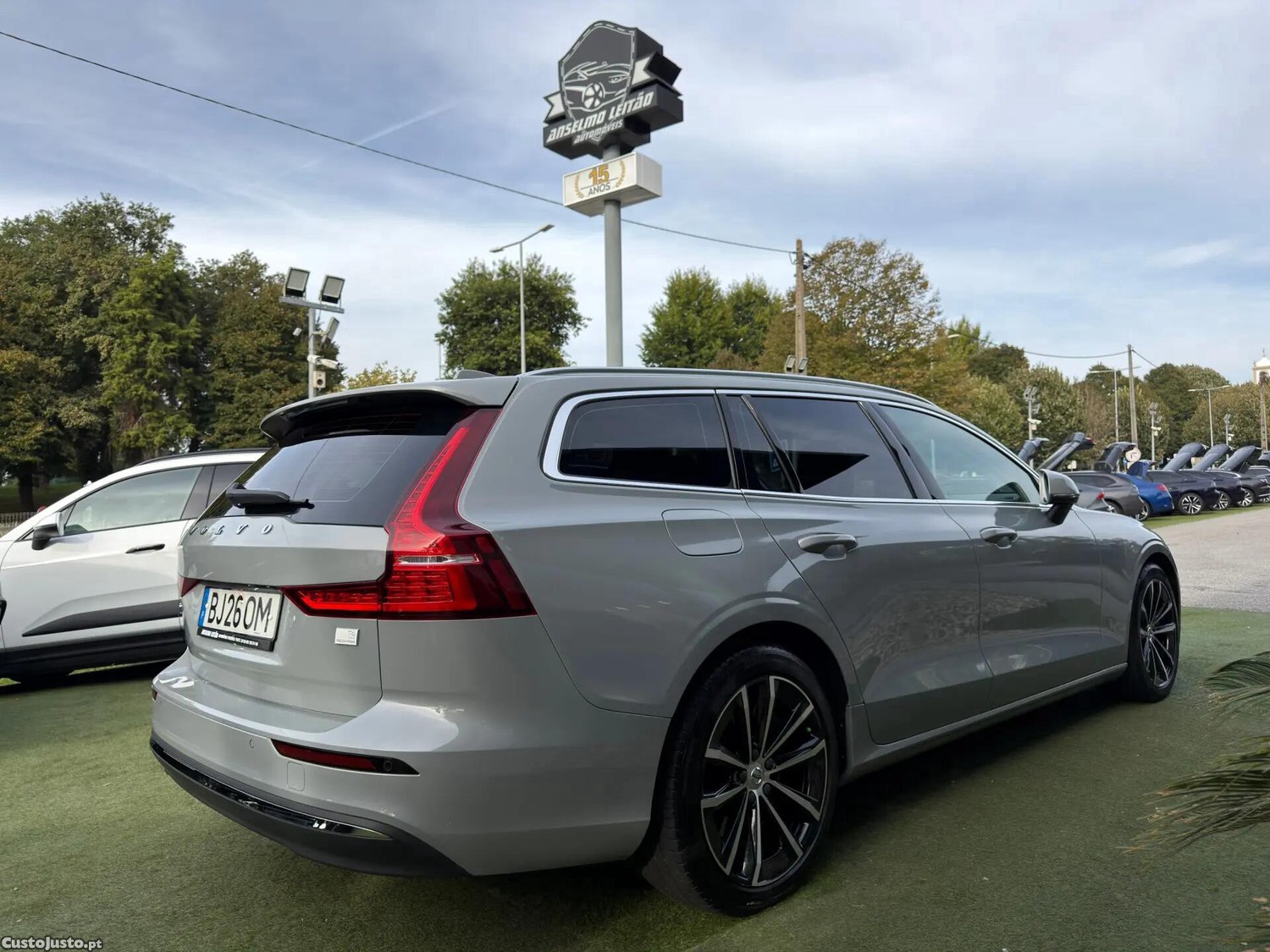 Volvo V60 2.0 T6 AWD TE Essential - 24 — photo 4