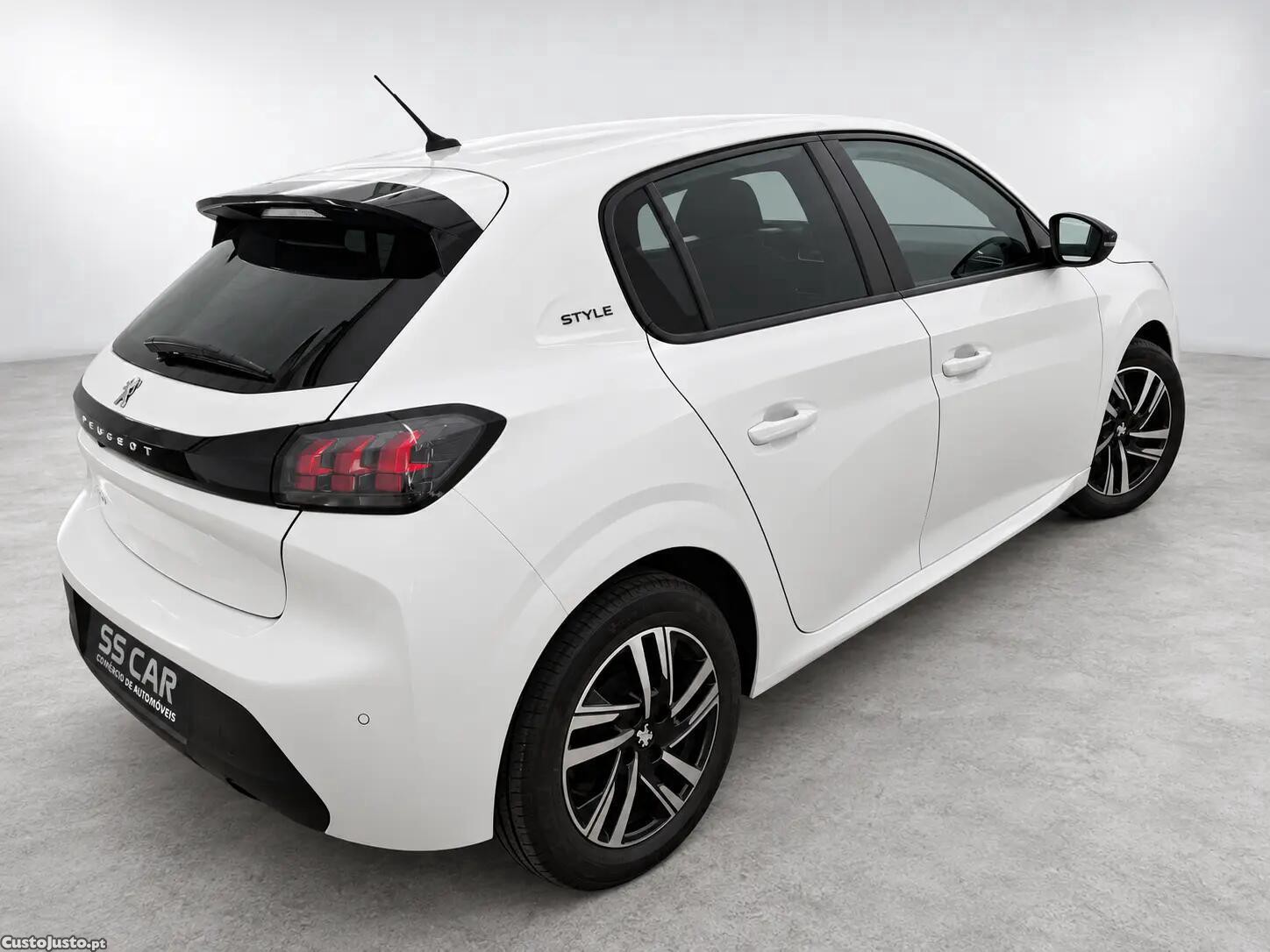 Peugeot 208 1.2 PureTech SE Style — photo 2