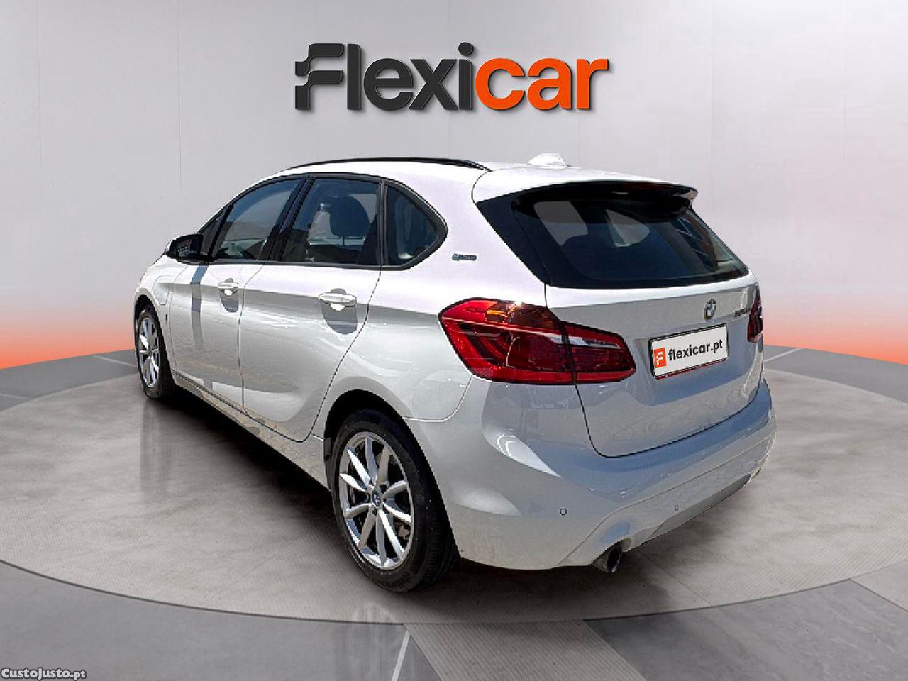 BMW 225 Active Tourer XE Advantage — fotografia 13