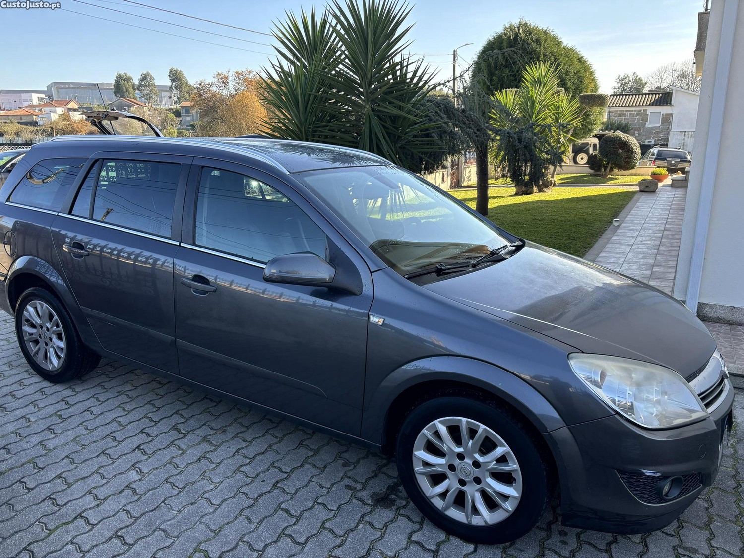 Opel Astra 1700CDTI 100CV COSMO — fotografia 9