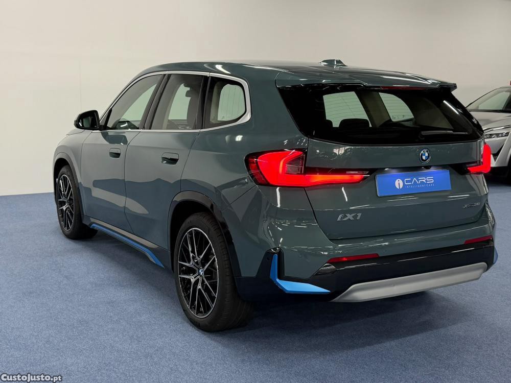 BMW iX1 xDrive30 - 23 — photo 5