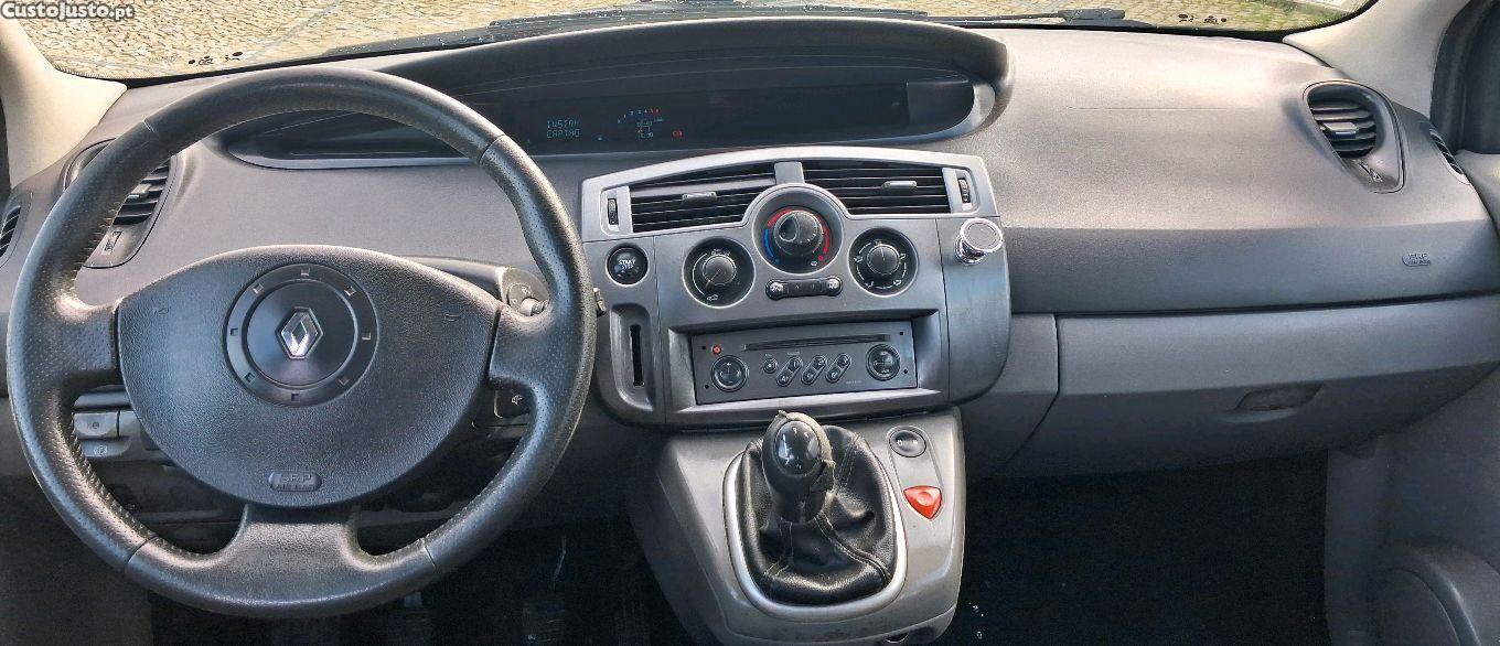 Renault Scénic 1.5 DCI — fotografia 5