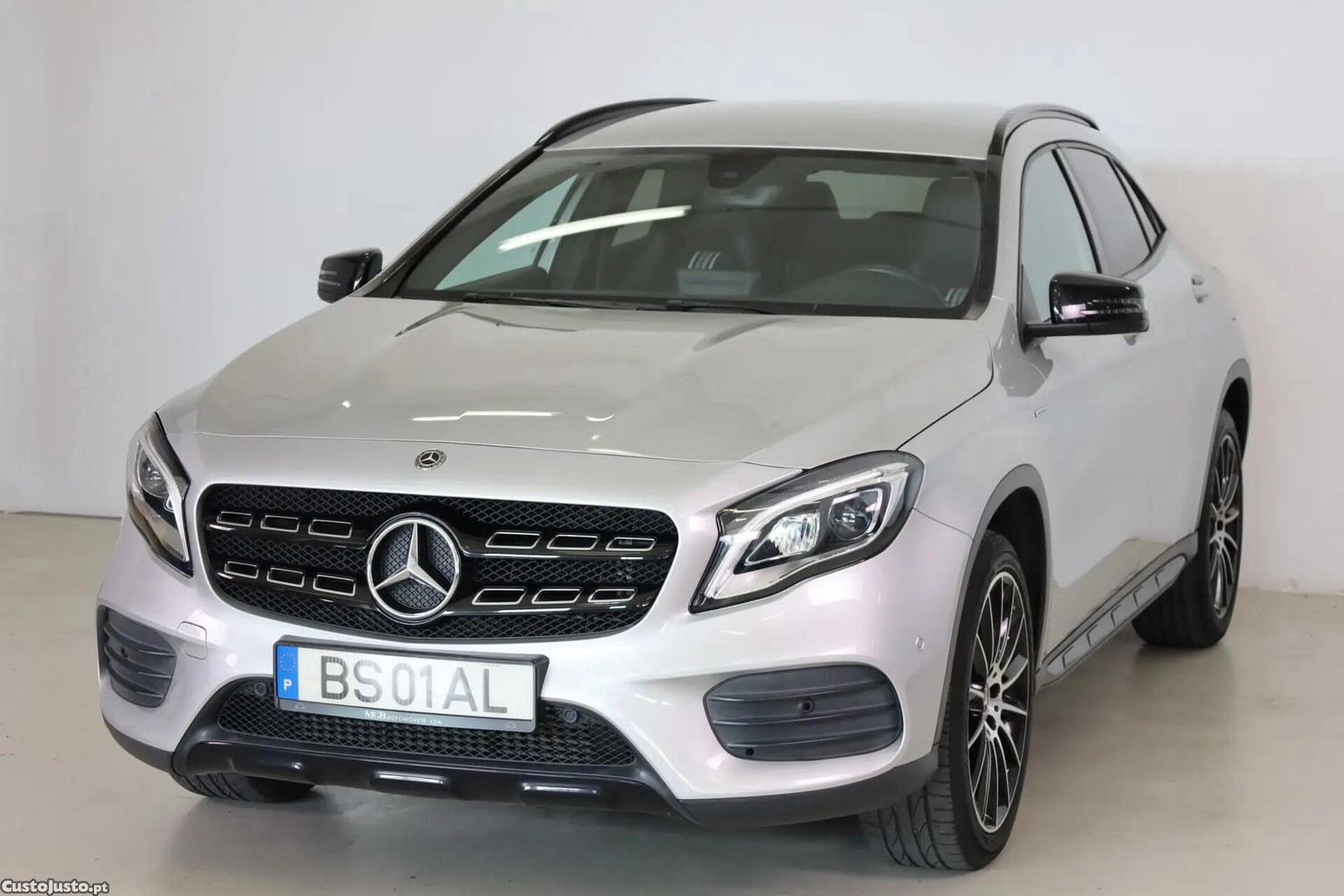 Mercedes-Benz GLA 180 Edition 1 - 17 — photo 4