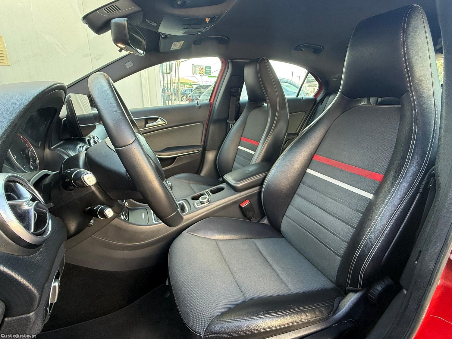 Mercedes-Benz A 180 CDi BlueEfficiency Urban — fotografia 14