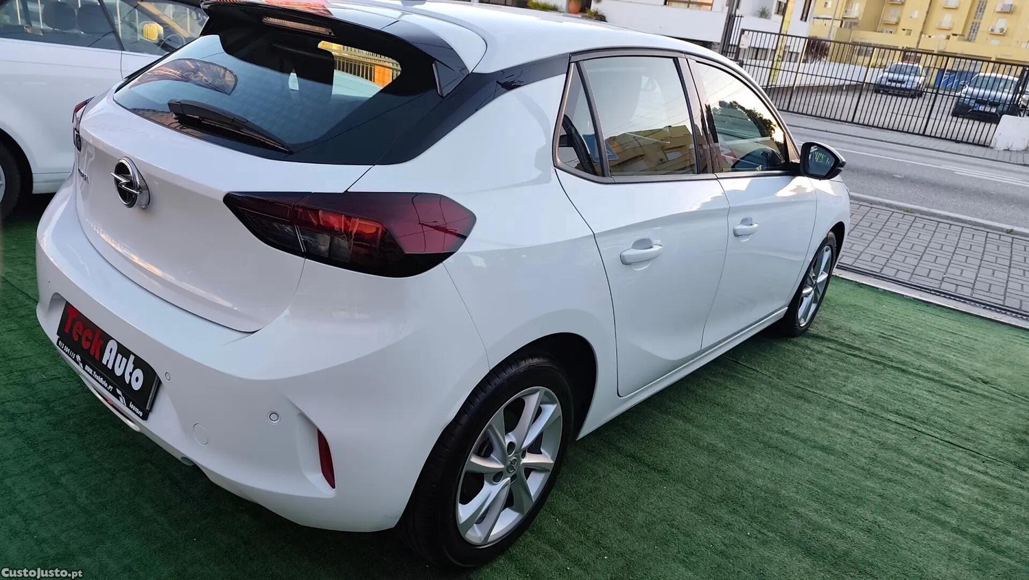 Opel Corsa 1.5 D Business — fotografia 17