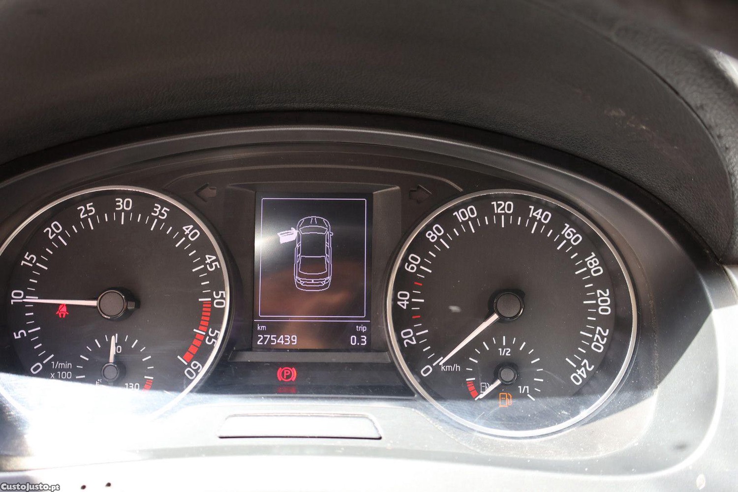 Skoda Rapid 1.6 Tdi — fotografia 10