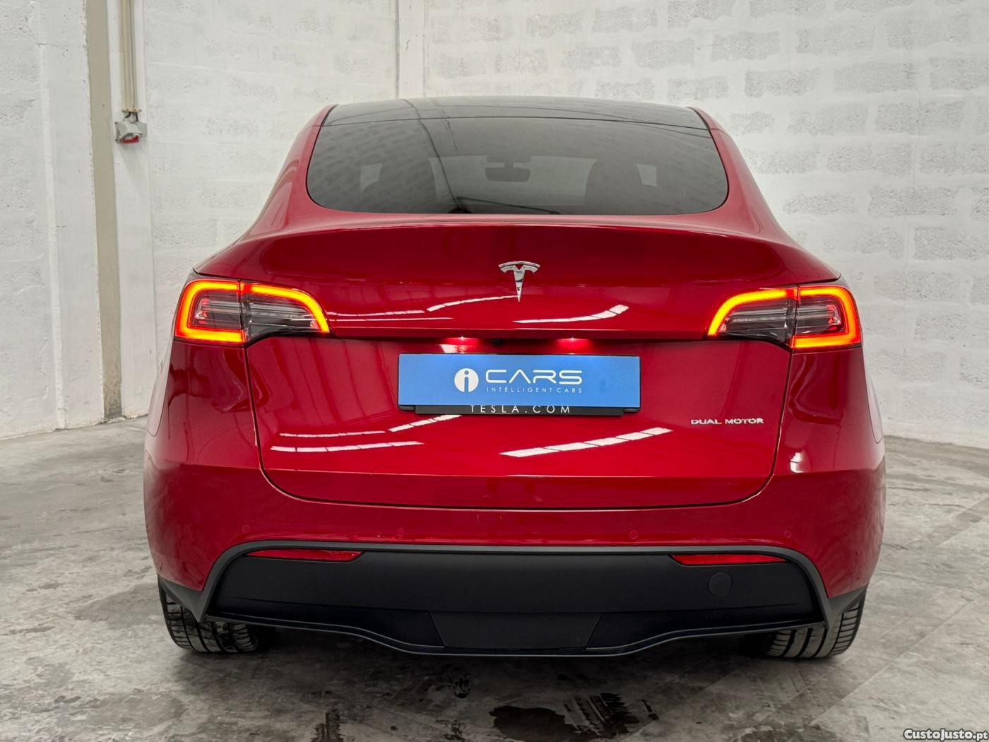 Tesla Model Y Long Range Tração — fotografia 16