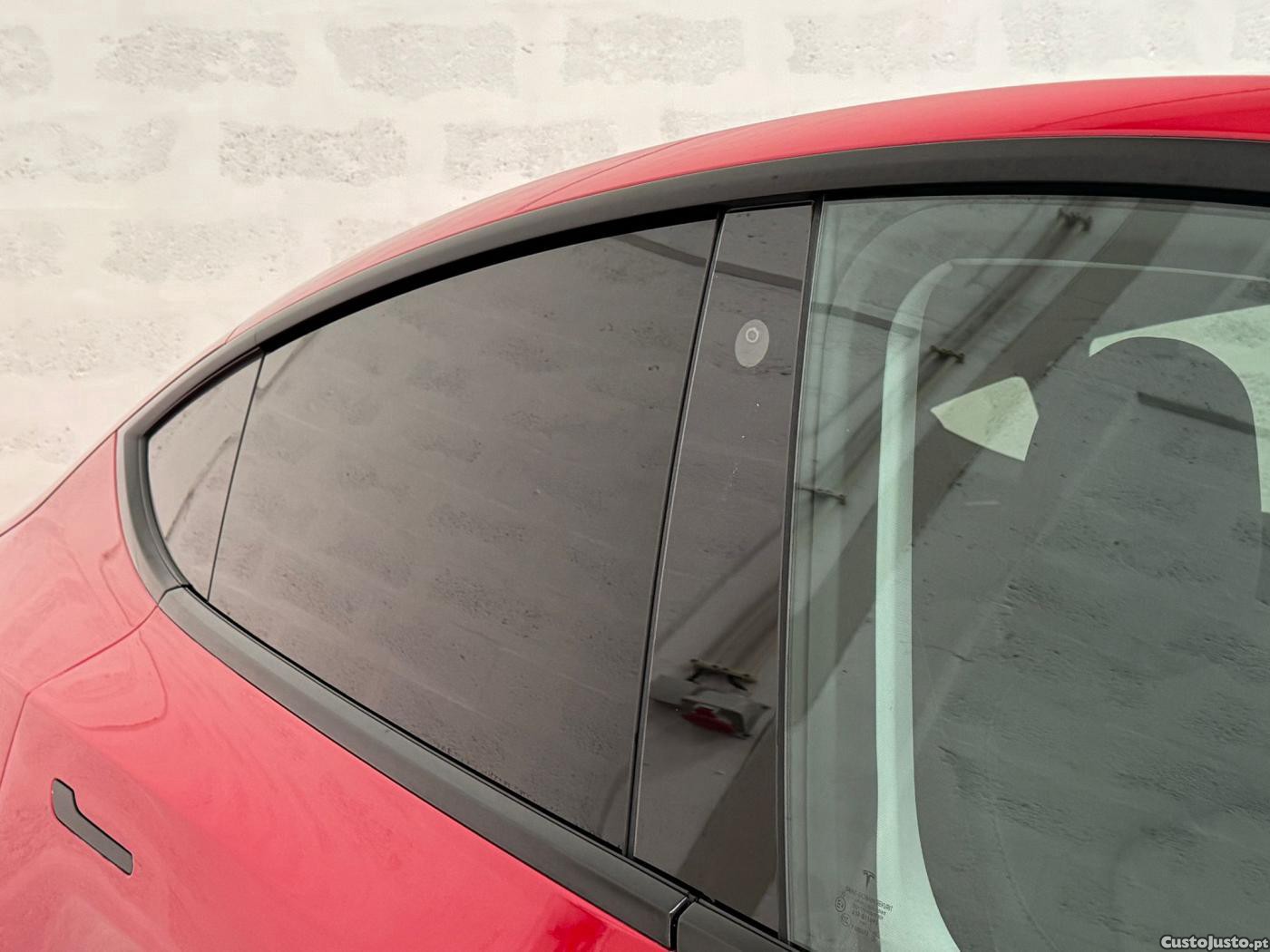 Tesla Model Y Long Range Tração — fotografia 13