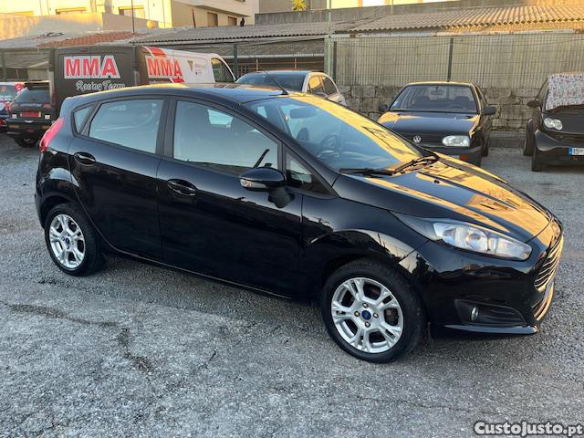 Ford Fiesta 1.5 TDCI — fotografia 13