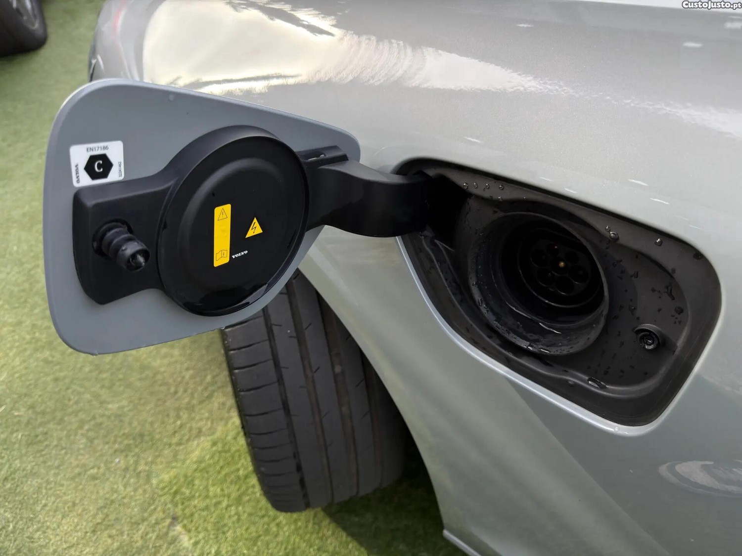 Volvo V60 2.0 T6 AWD TE Essential - 24 — photo 3