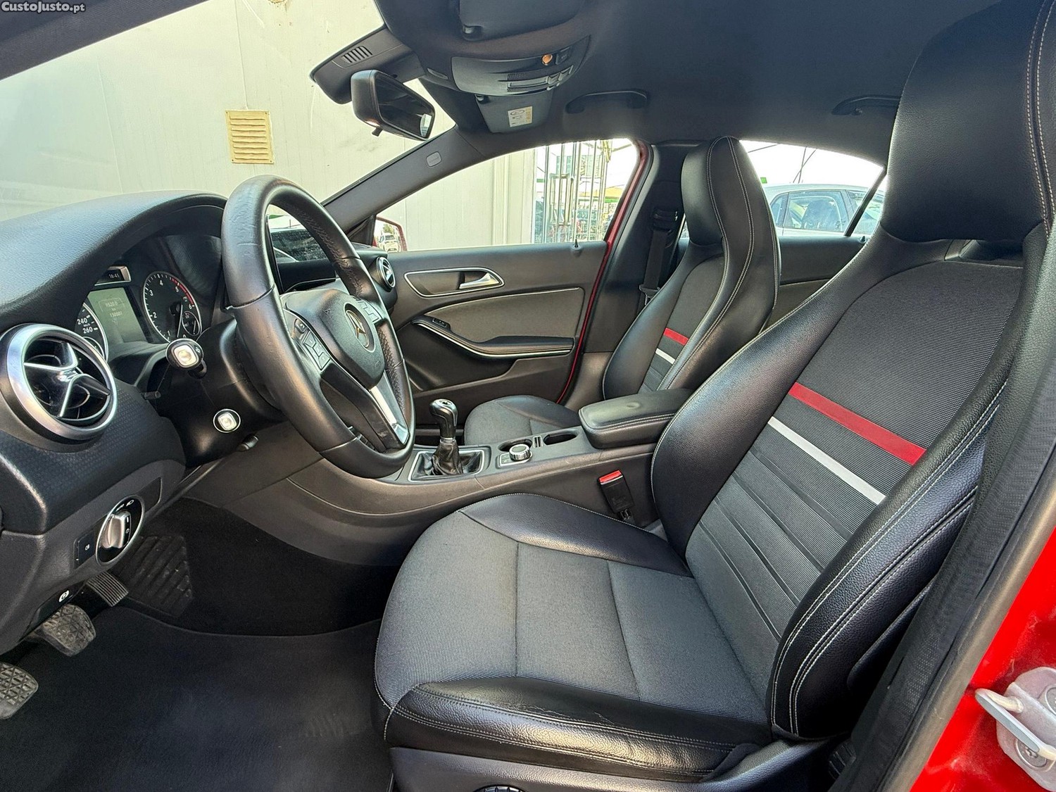 Mercedes-Benz A 180 CDi BlueEfficiency Urban — fotografia 13