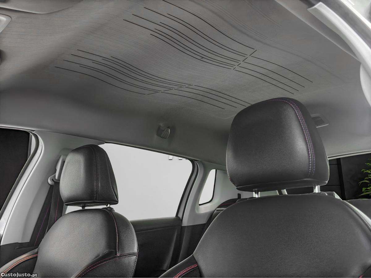 Peugeot 2008 1.2 PureTech GT Line — photo 4