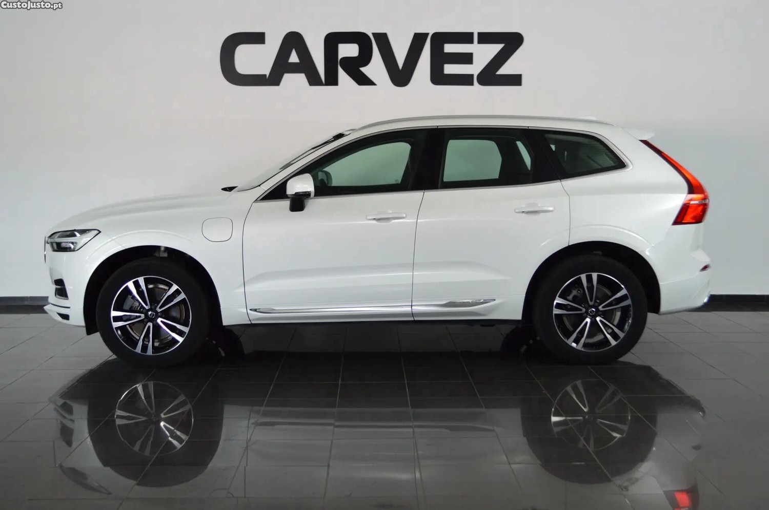 Volvo XC60 2.0 T6 PHEV Inscription Expression AWD - 20 — photo 3