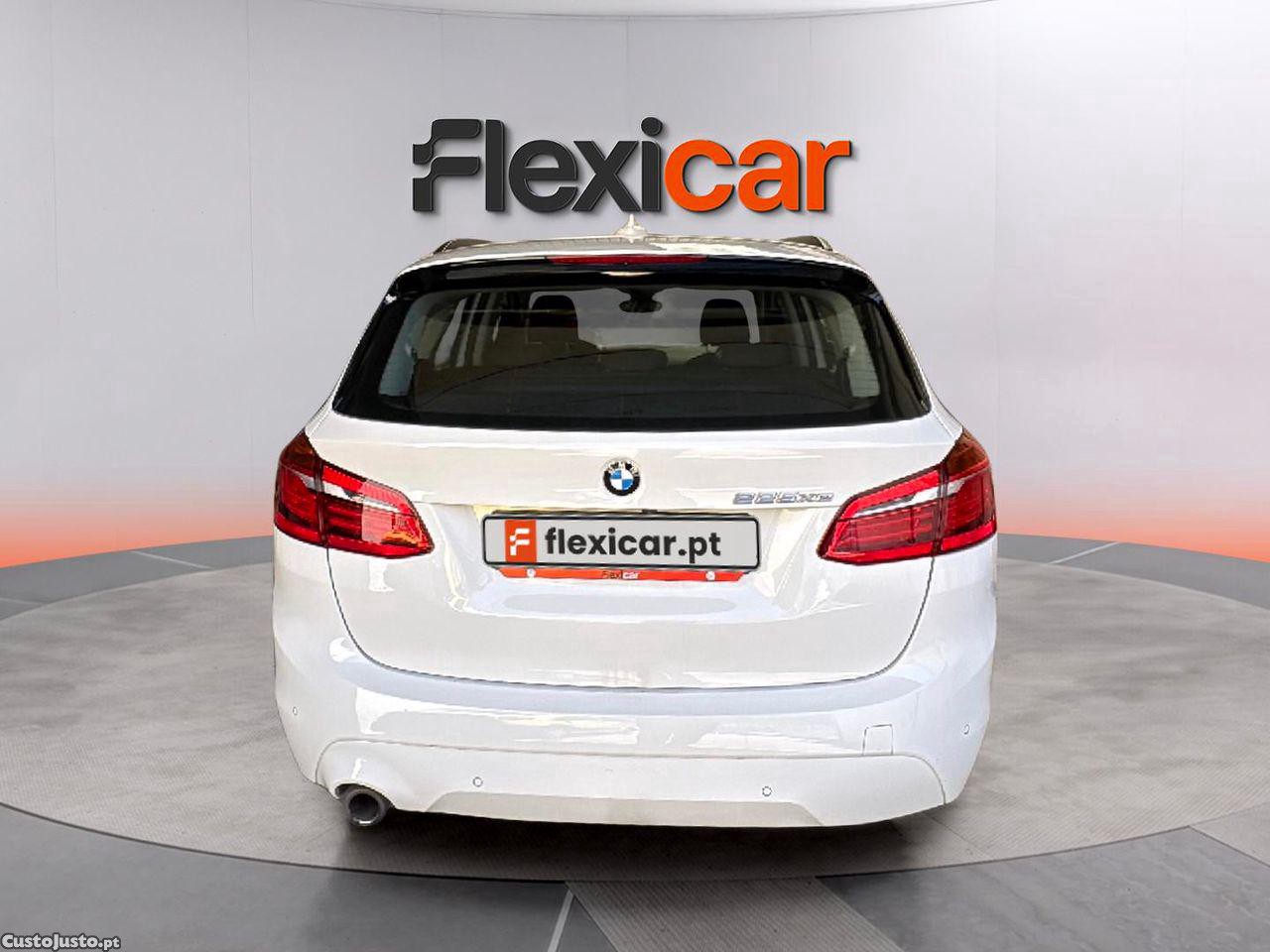 BMW 225 Active Tourer XE Advantage — fotografia 12