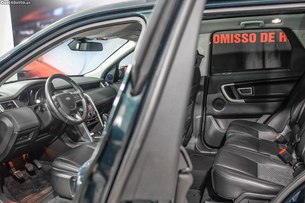 Land Rover Discovery Sport 2.0 eD4 SE — fotografia 14