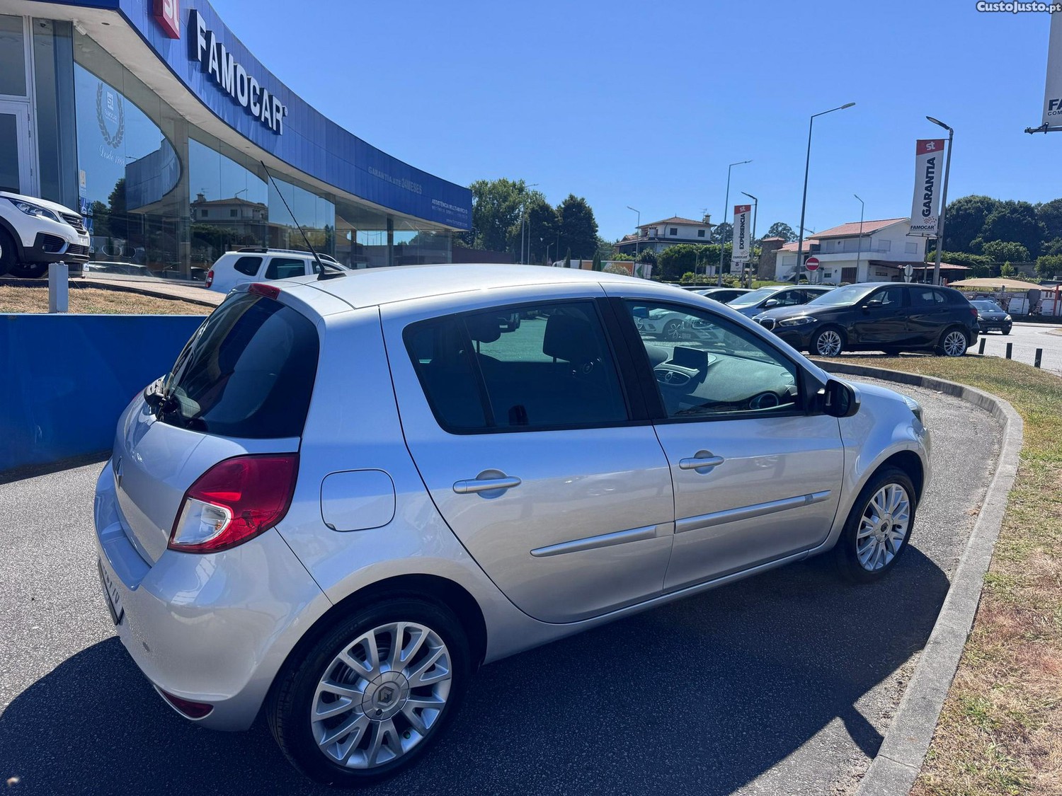 Renault Clio 1.2 TCE Dynamique S — fotografia 11