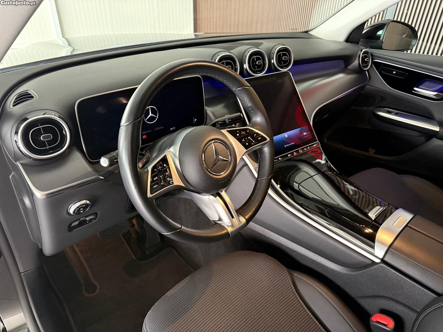 Mercedes-Benz GLC 220 D 4-MATIC AVANTGARD — fotografia 2