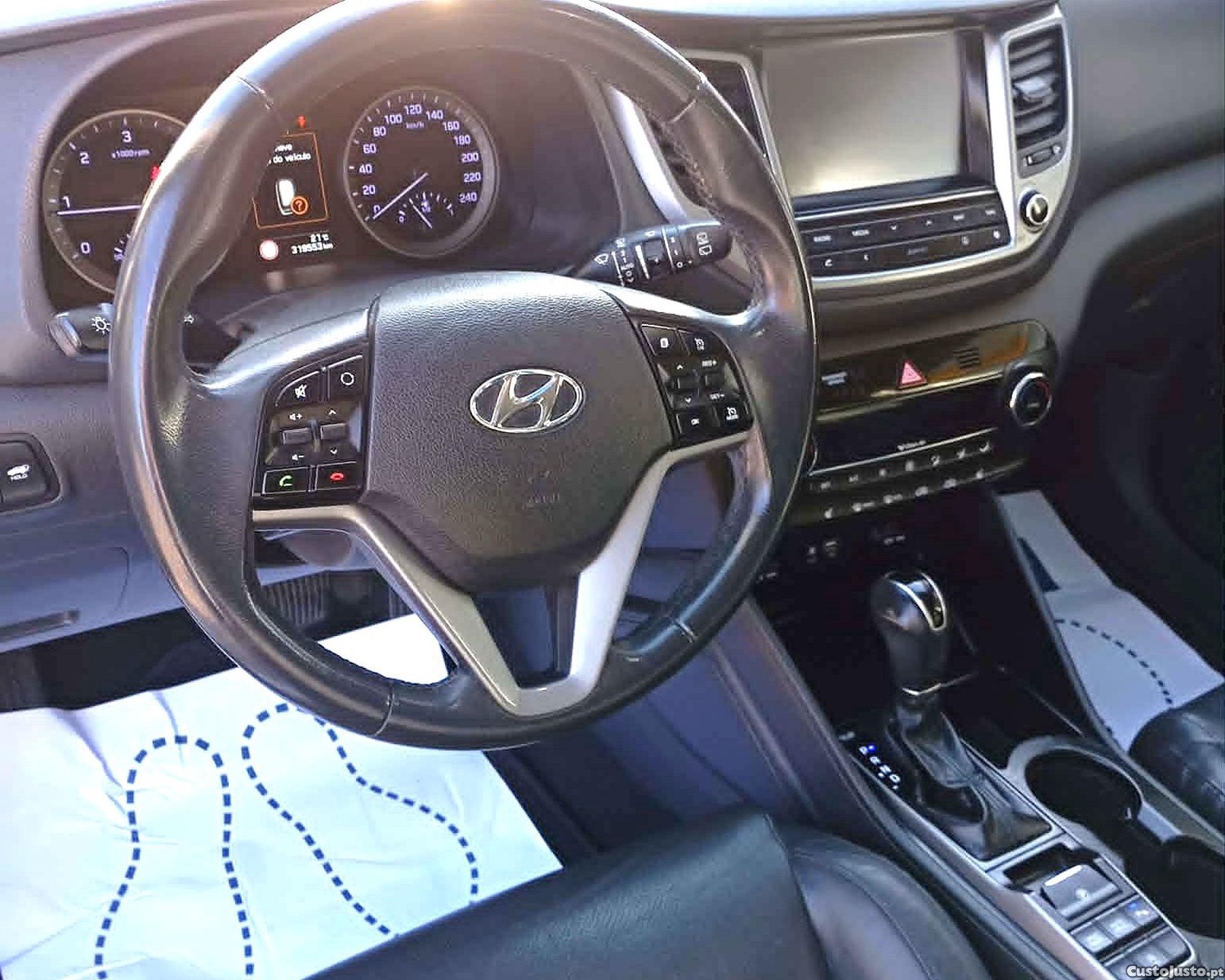 Hyundai Tucson 1.7 CRDi Premium DCT - 17 — photo 2