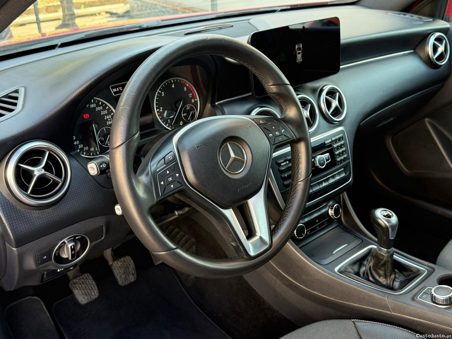 Mercedes-Benz A 180 CDi BlueEfficiency Urban — fotografia 12