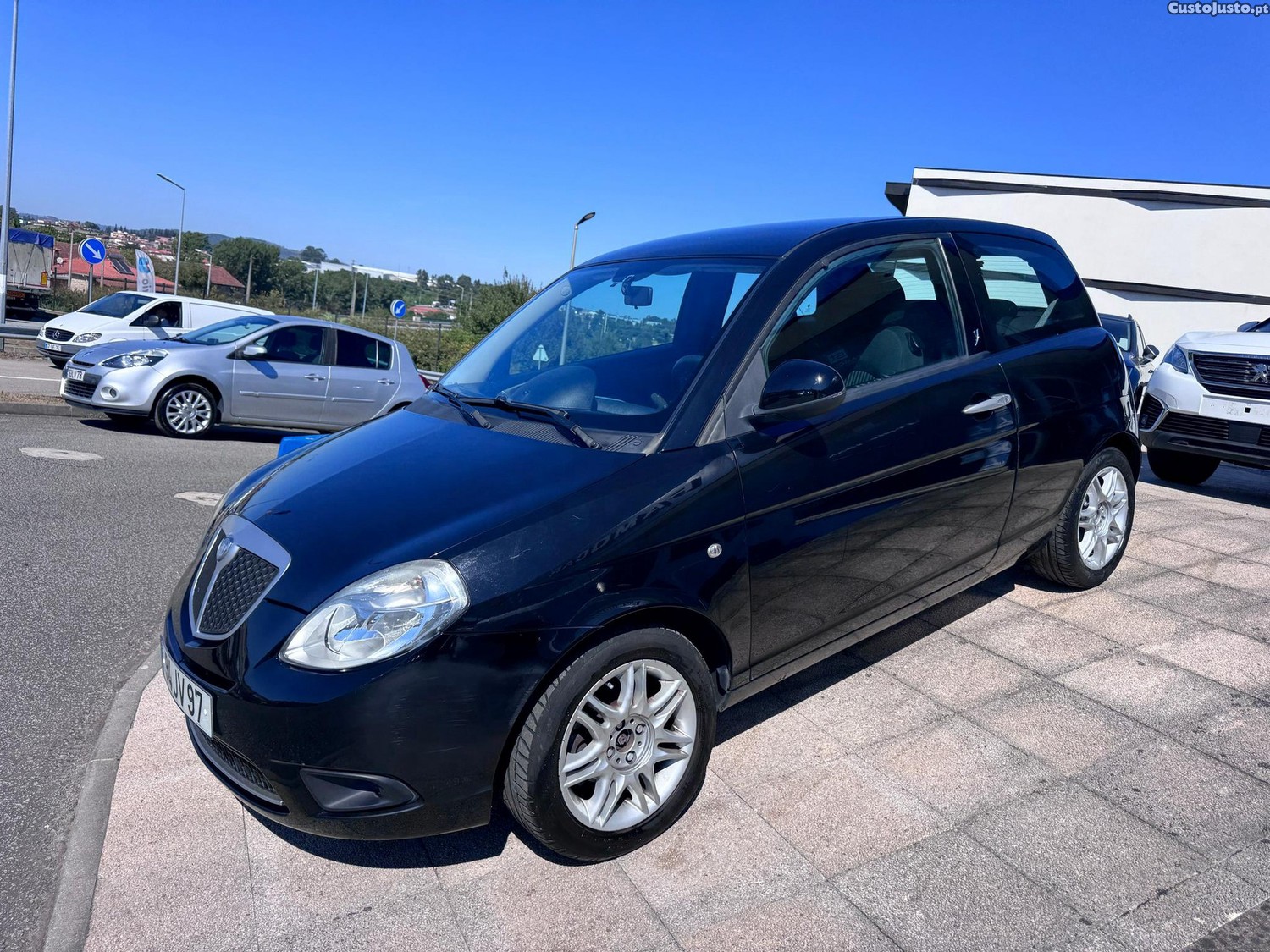 Lancia Ypsilon 1.2 Argento — fotografia 10