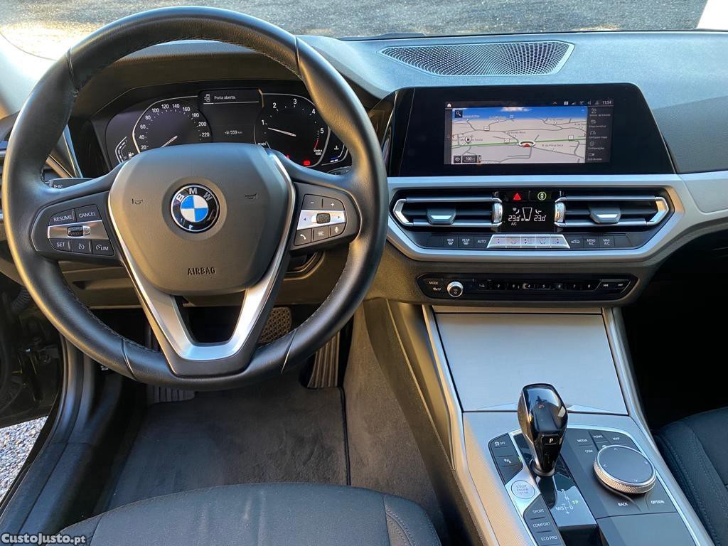 BMW 318 d Touring Auto — fotografia 14