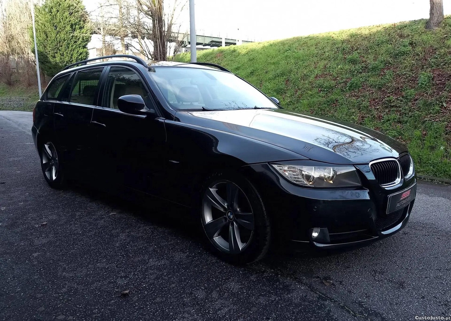BMW 320 d Touring — photo 2